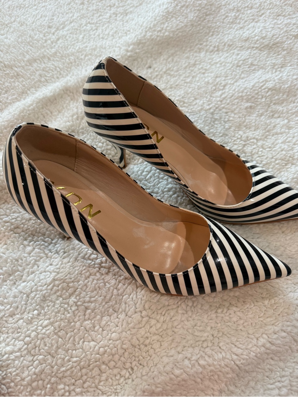 YDN Black and White Striped Pointed Toe Pumps